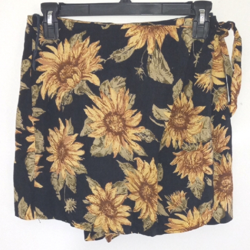 Vintage Floral Wrap Skirt with Sunflower Print 38